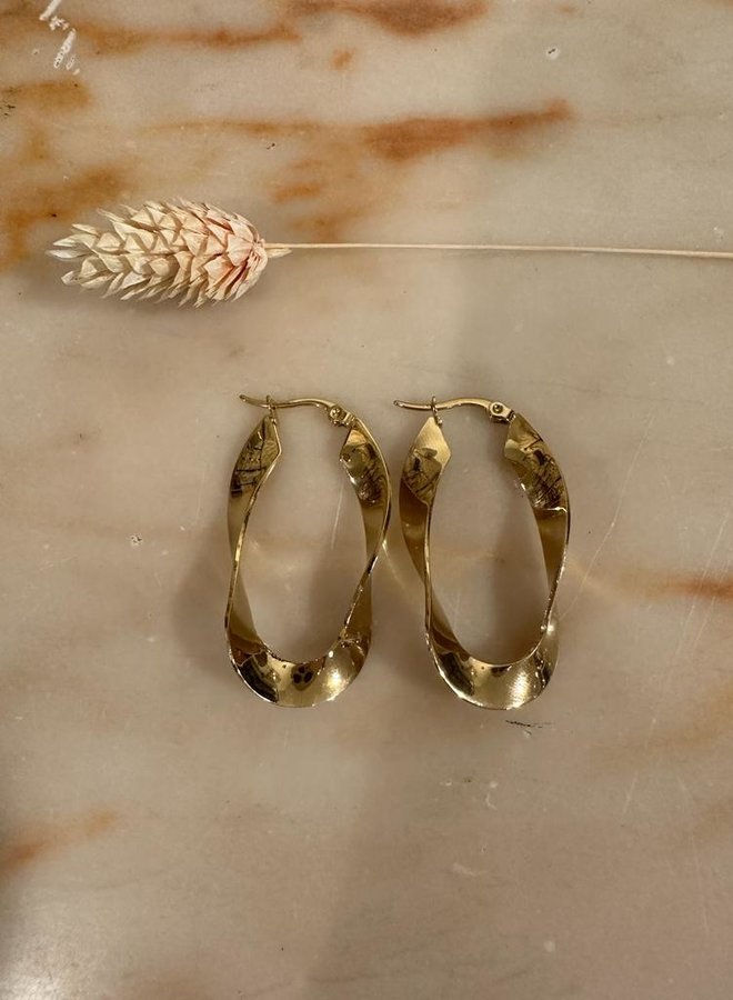 Ellen beekmans  oorbellen gedraaid ovaal