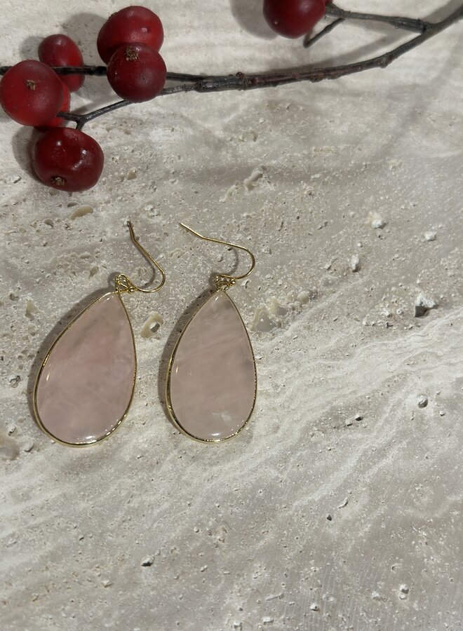 Ellen beekmans oorbellen met roze gemstone pegel