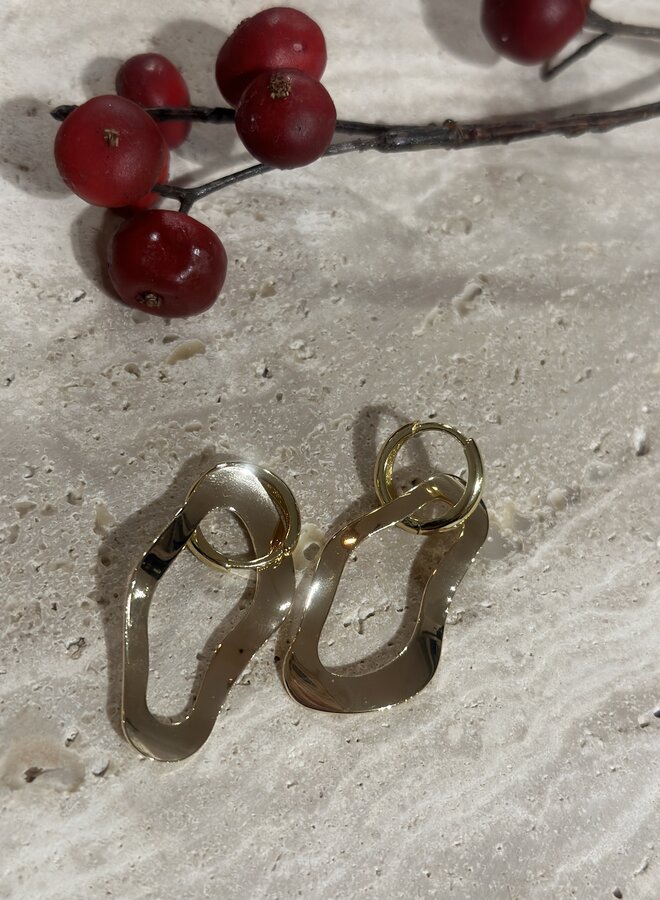 Ellen beekmans oorringen met organische hanger goud 5cm