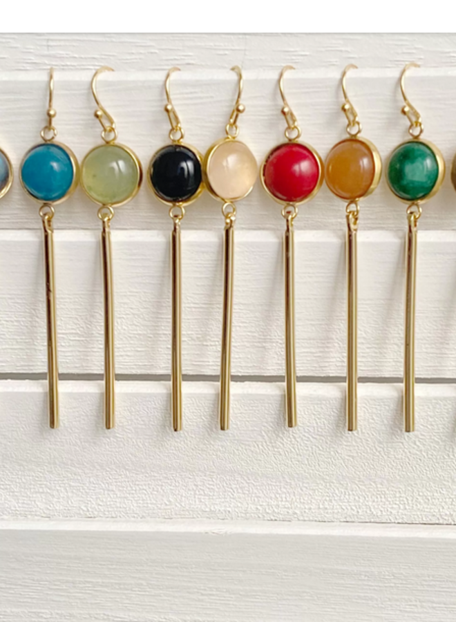 Ellen beekmans gemstone oorbellen met staafhanger zwart