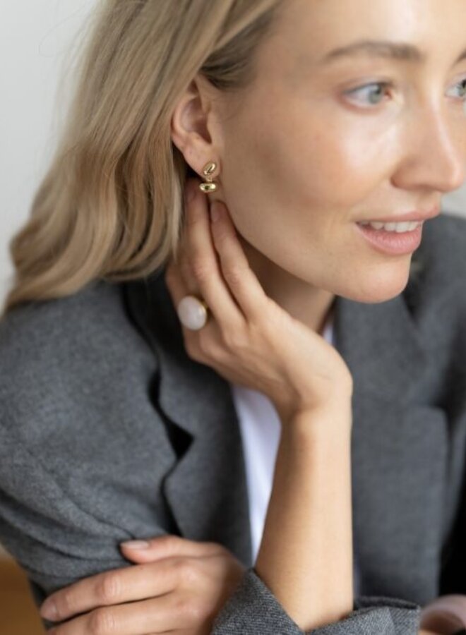 Ellen beekmans ring met grote steen van rozenkwarts