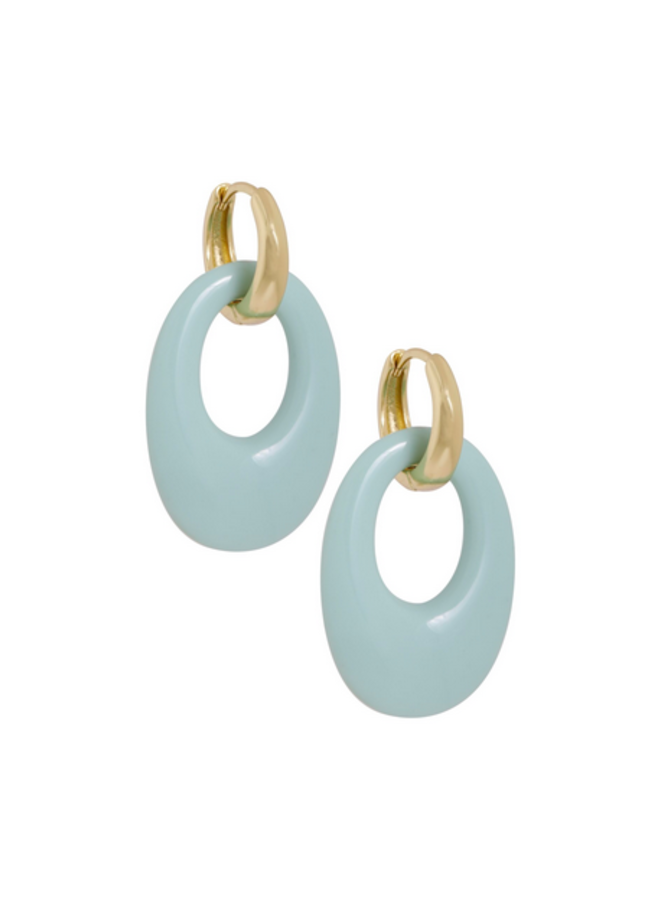 Ellen beekmans oorringen met ovale hanger (4 cm) licht blauw