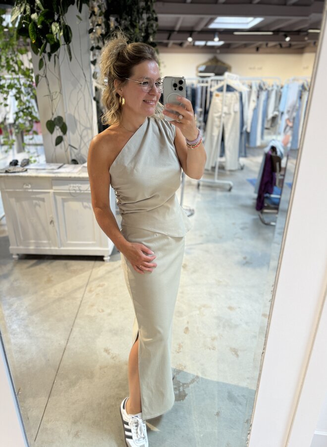 MEW sora off shoulder top