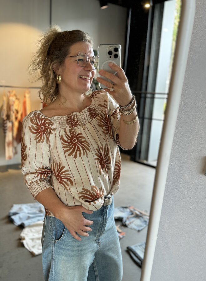 Circle S25F vera blouse spicy roots