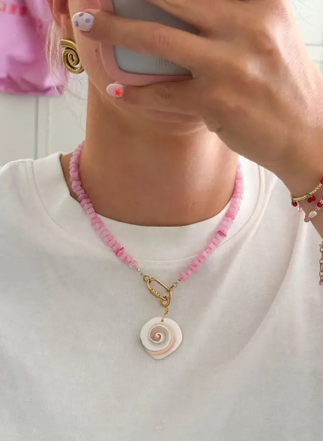 Le Veer riviera pink necklace
