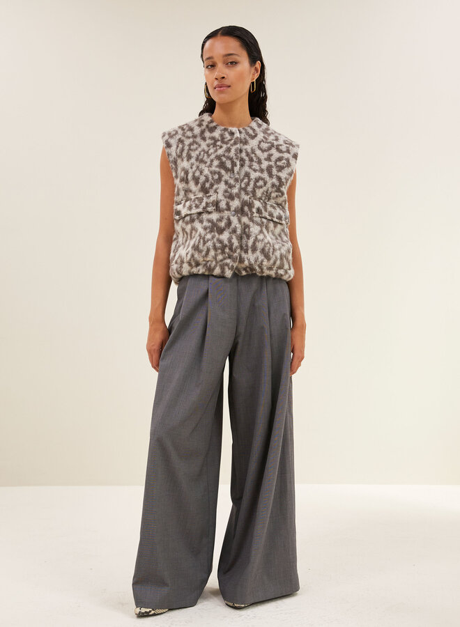 By Bar maggie sleeveless leo jacket