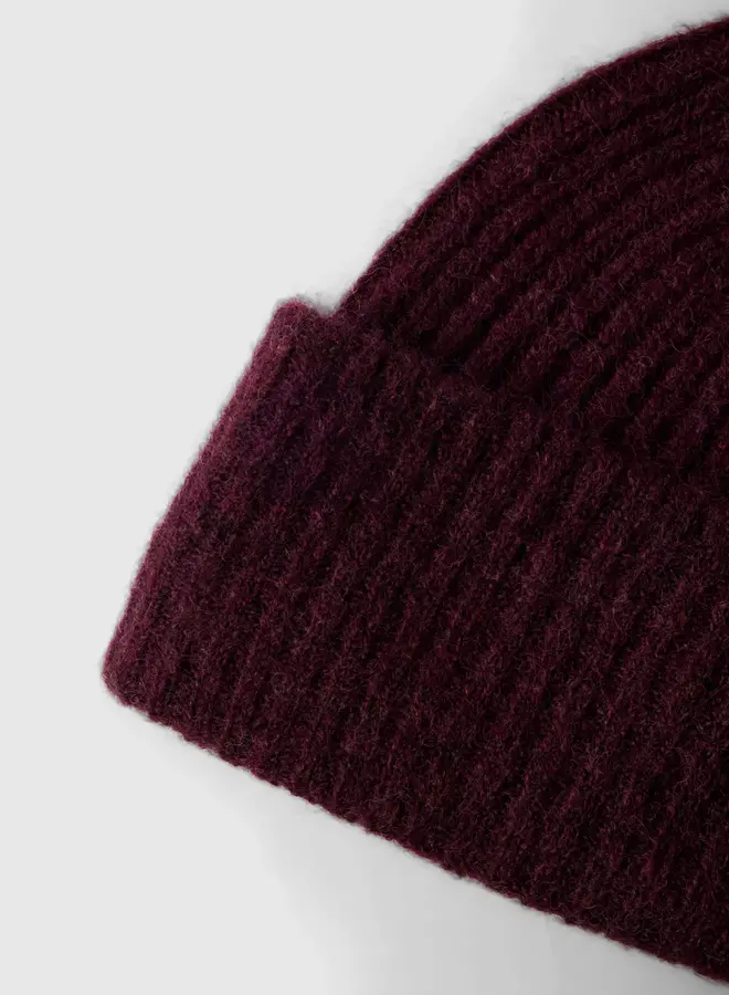 SF lulu lano knit beanie