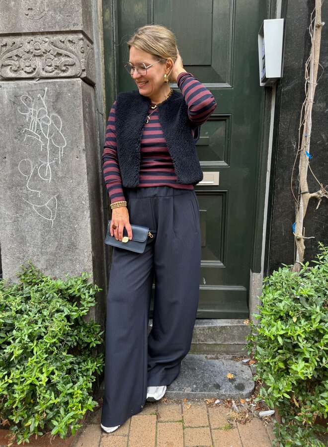 BY BAR Is big stripe top merlot