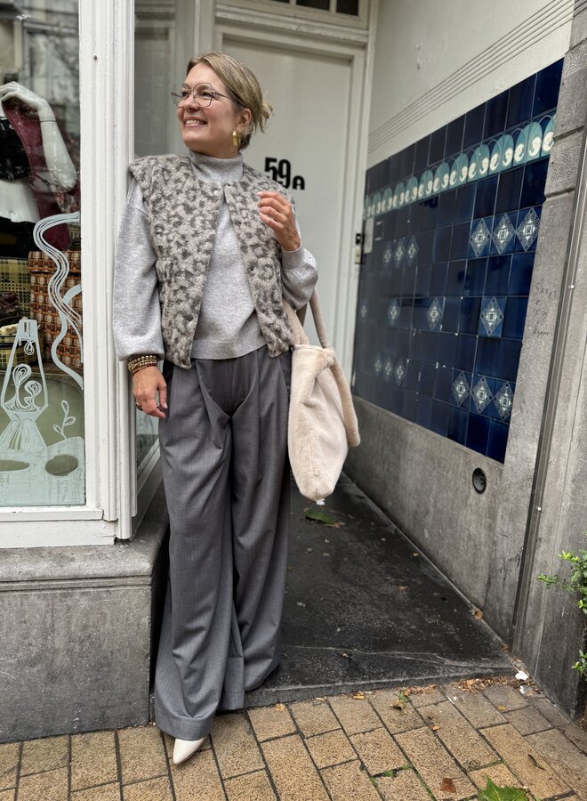 By Bar maggie sleeveless leo jacket