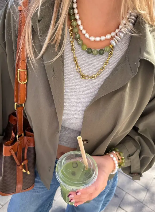 Le Veer pistachio pearl necklace