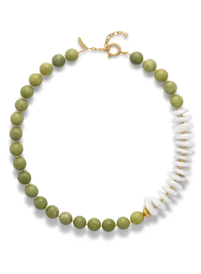 Le Veer pistachio pearl necklace