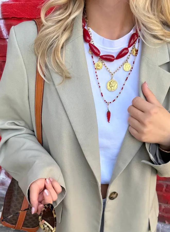 Le Veer muse necklace red