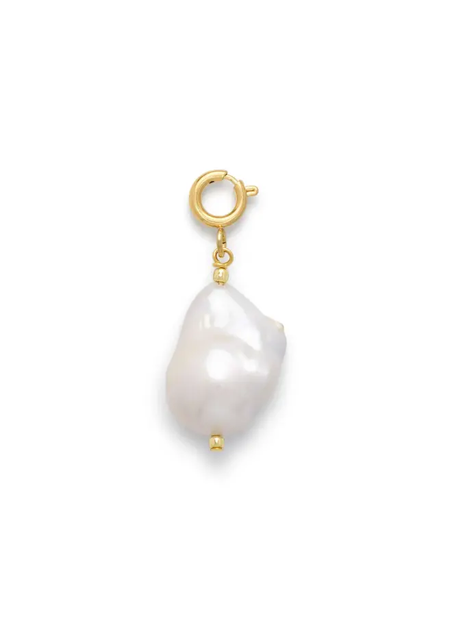 Le Veer baroque pearl charm