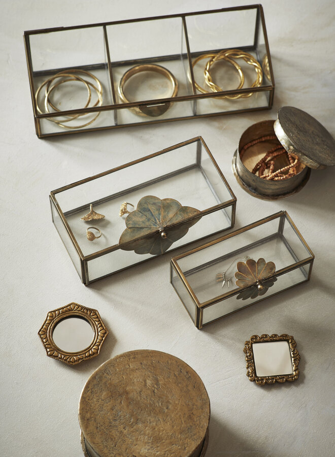 Madam Stoltz glass box partitioned 30x10x9cm