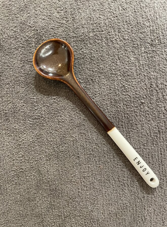 Zusss W25 lepeltje keramiek enjoy  wit/bruin