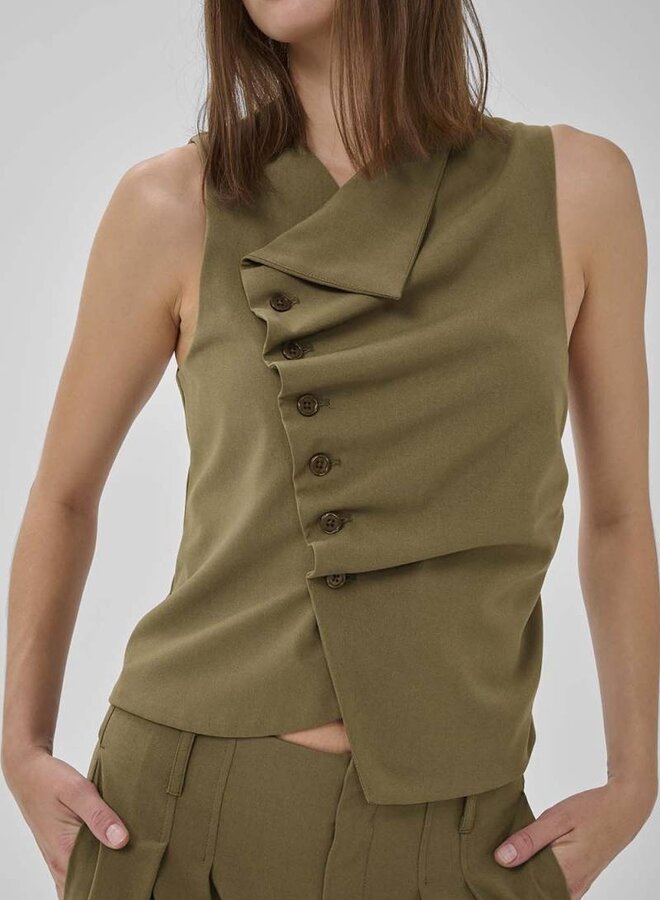 MEW helle asymmetric tee capers