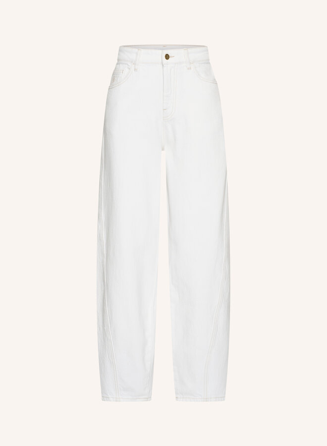 By Bar begum white jeans