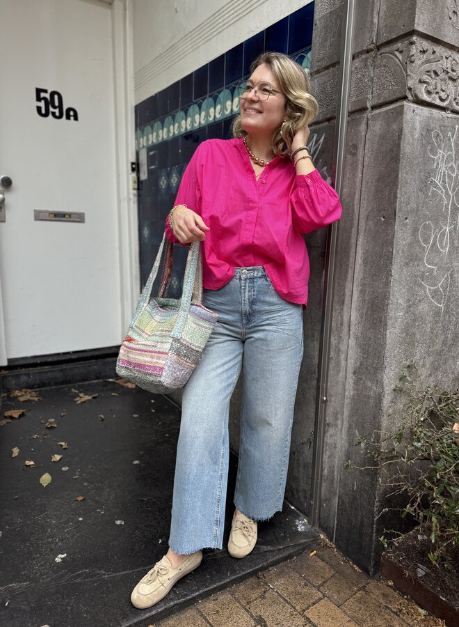 By Bar antic shopper