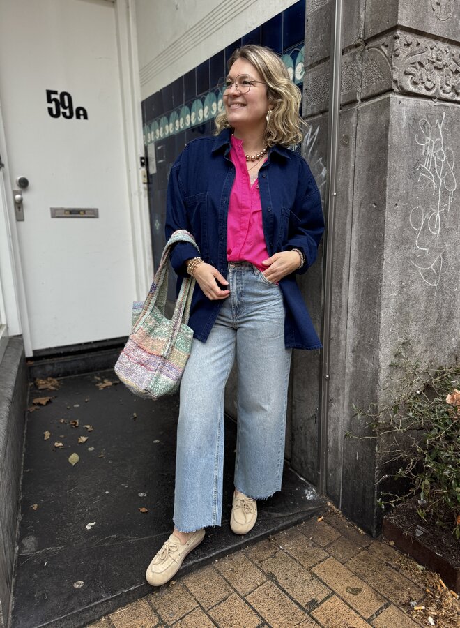 By Bar antic shopper