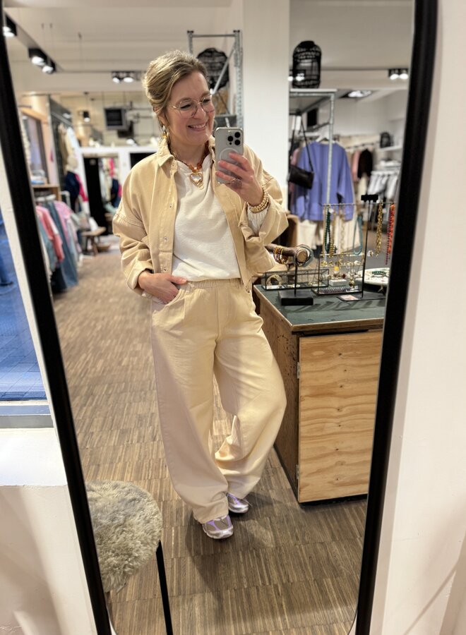 Knit-ted daisy jacket sand