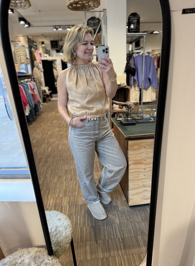 Greek archaic kori top camel