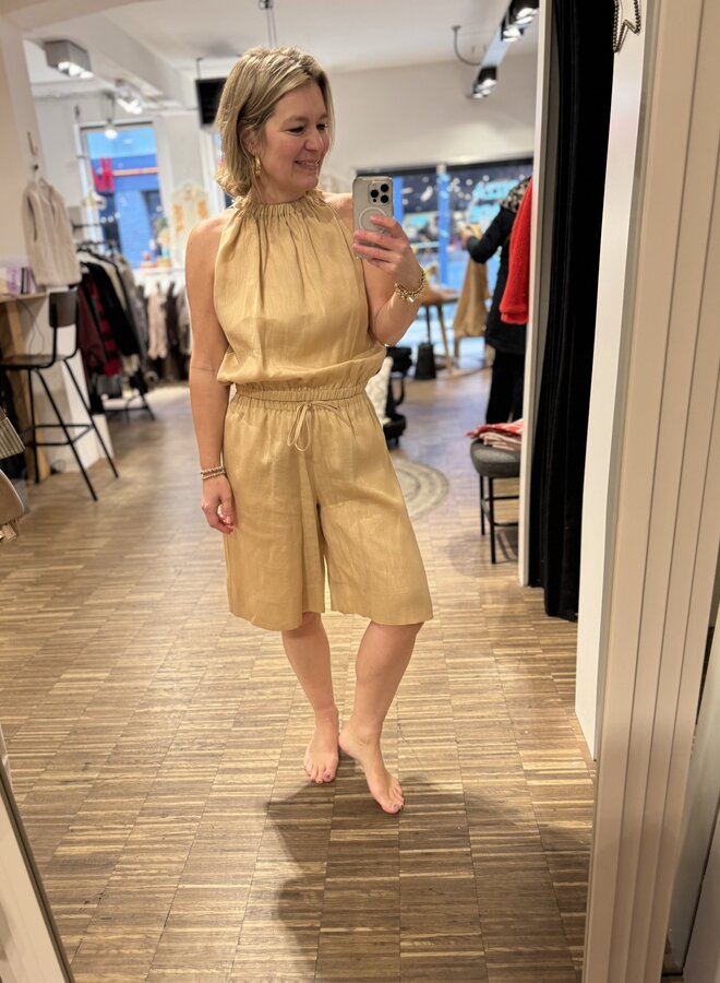 Greek archaic kori top camel