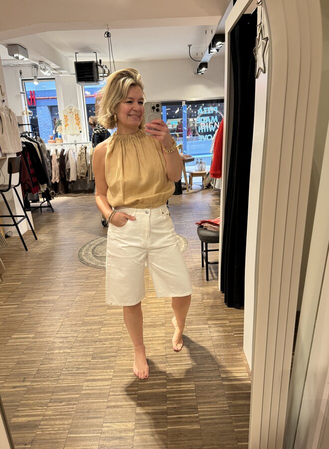 Greek archaic kori top camel