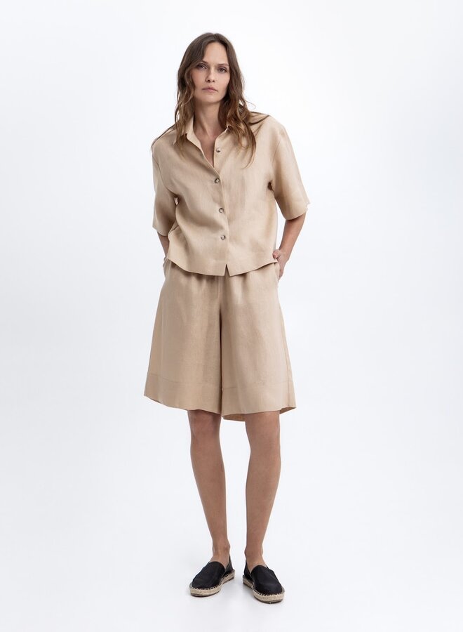 Greek archaic kori bermuda camel