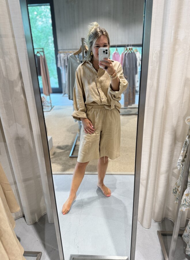 Greek archaic kori bermuda camel