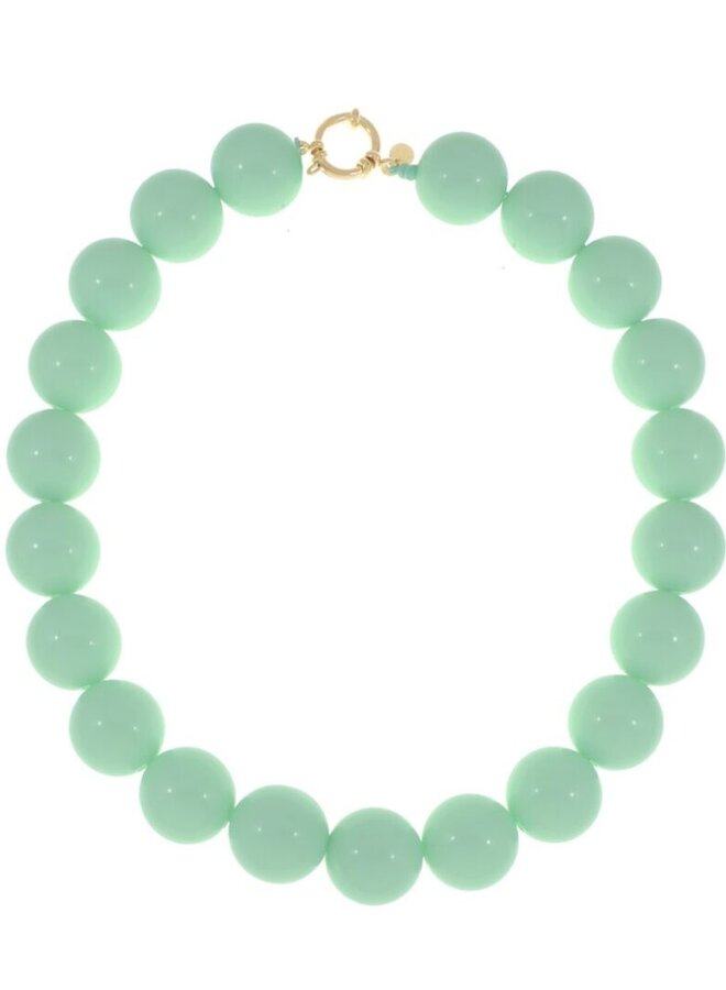 Ellen beekmans korte ketting met grote ronde kralen mint groen