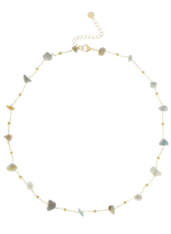 Ellen beekmans fijn kort kettinkje met ongelijke edelsteentjes zeegroen