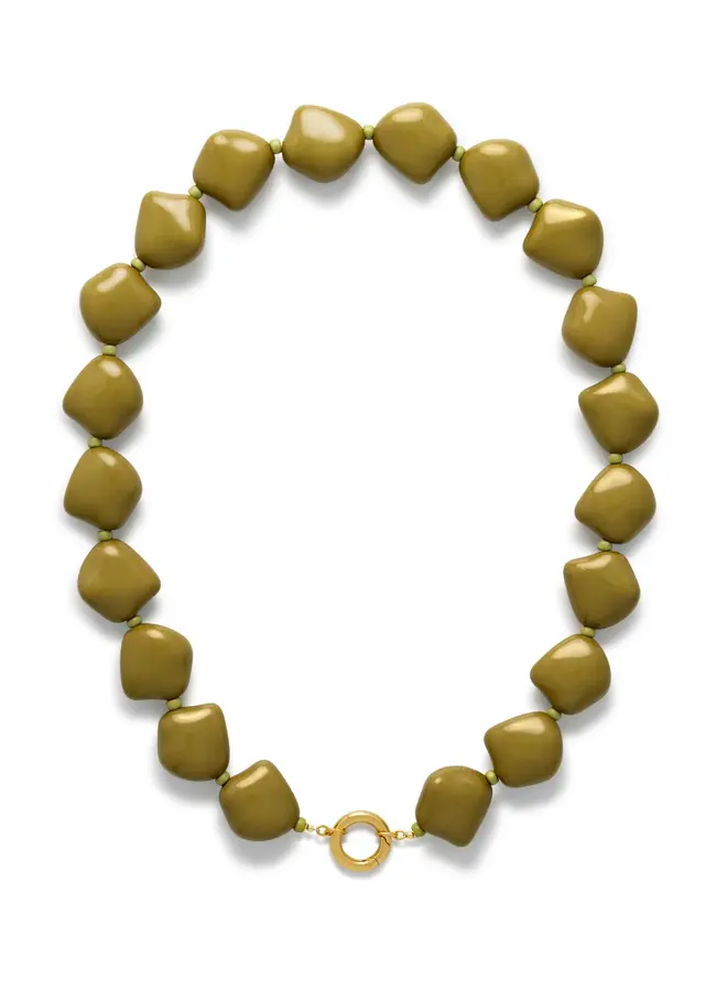Le Veer smashed olive necklace