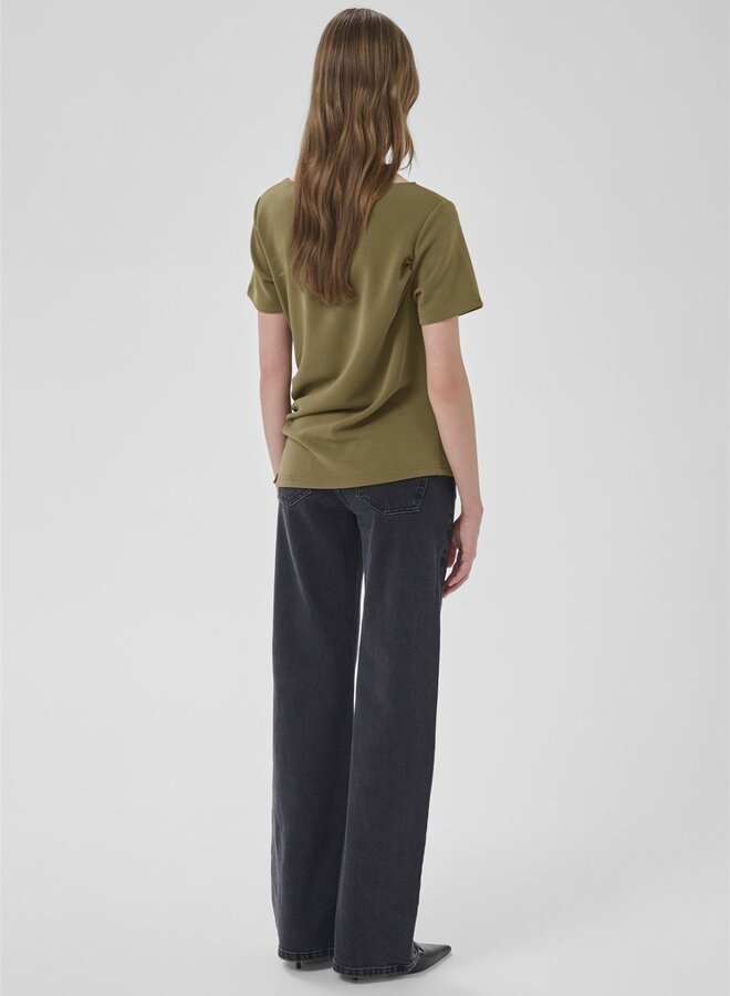 MEW helle asymmetric tee capers