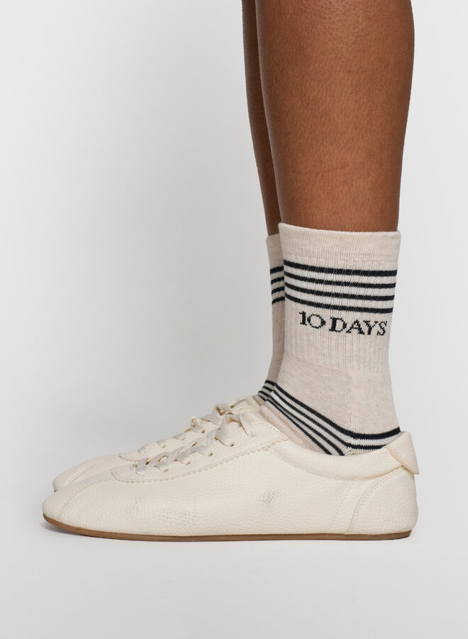 10days socks stripes soft white