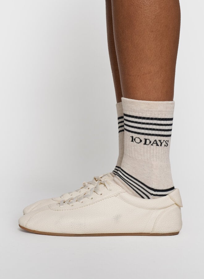 10days socks stripes soft white