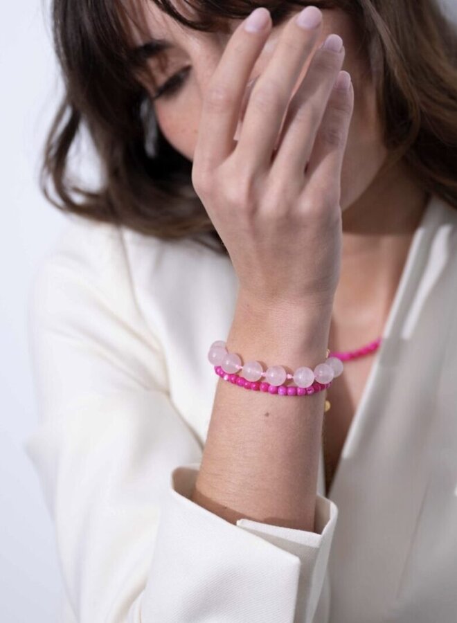 Ellen Beekmans schelpen armband fel roze