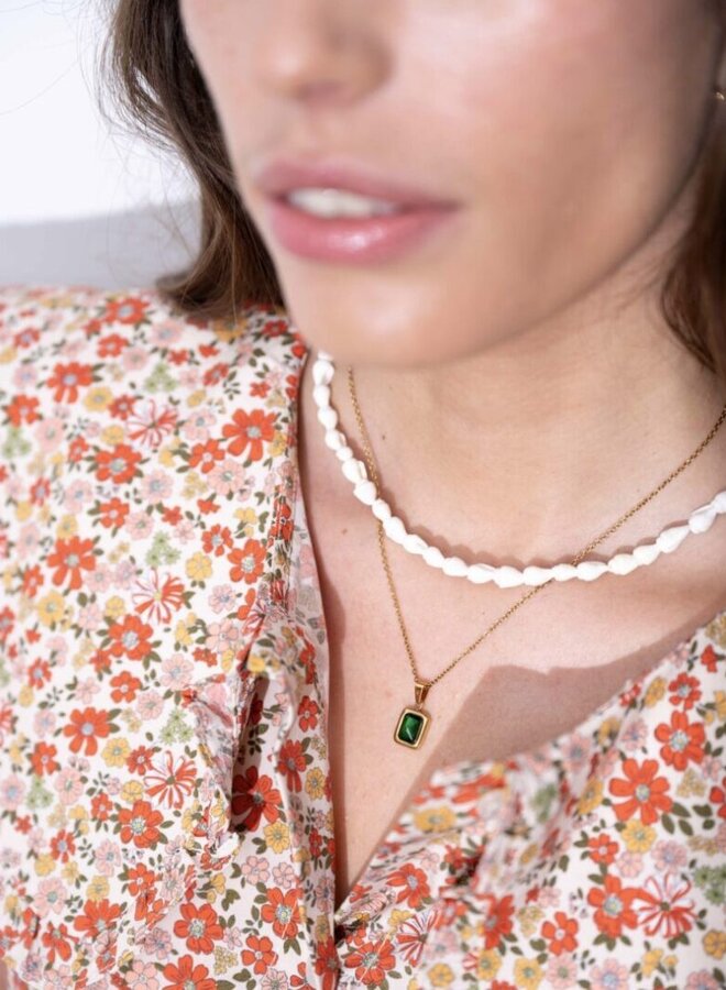 Ellen Beekmans korte ketting schelpjes wit