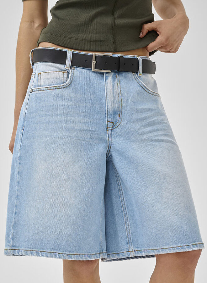 MEW zita 139 high wide shorts baby blue