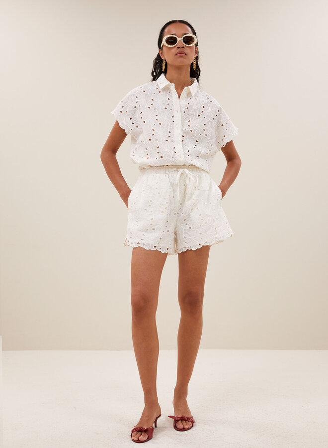 By Bar S26F isa flower shorts white