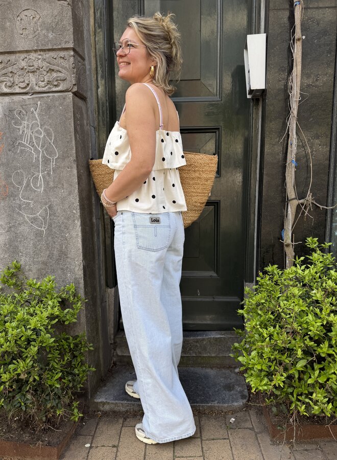 Second F. salliy top white