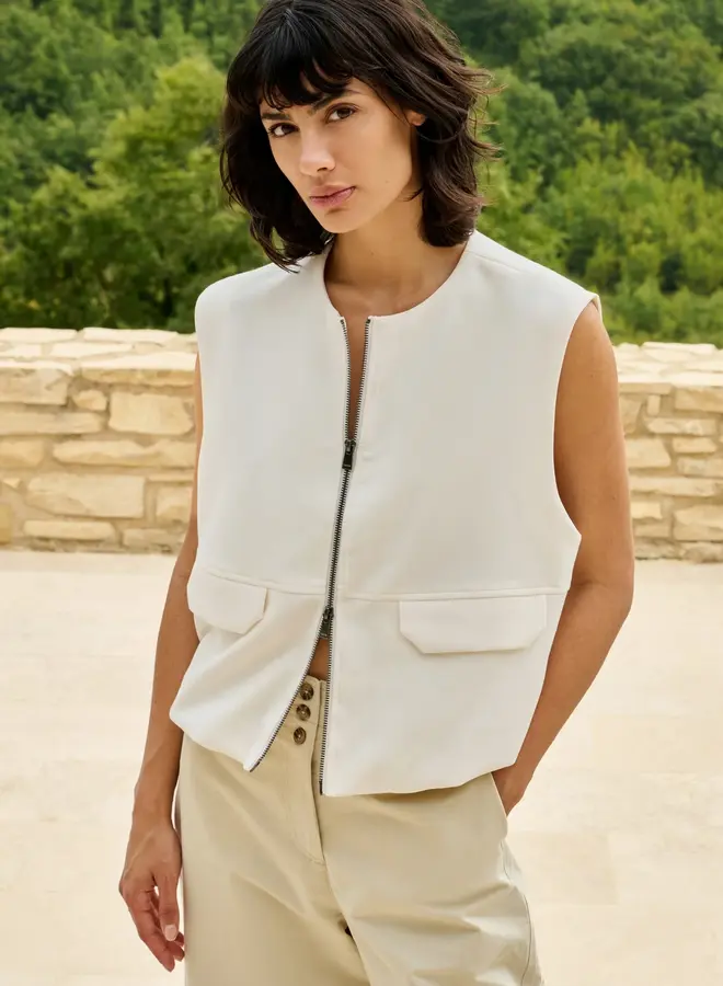 YAYA sleeveless woven jacket white