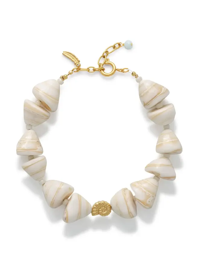 Le Veer salty shell armband