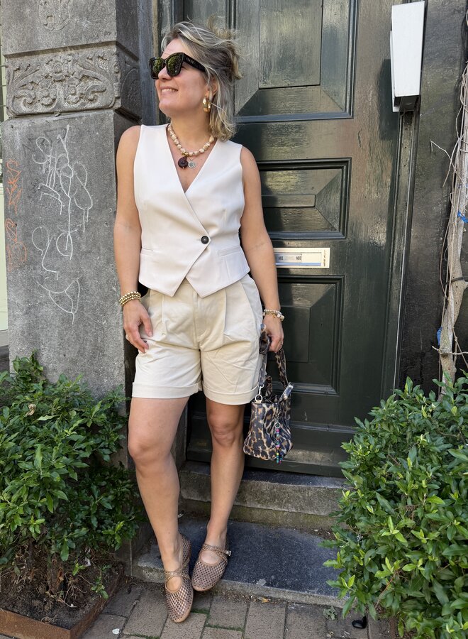 MEW S26F gisva city shorts oatmeal