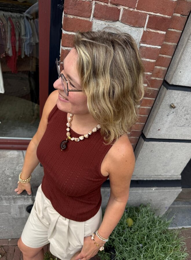SF helle pointel knit top cherry