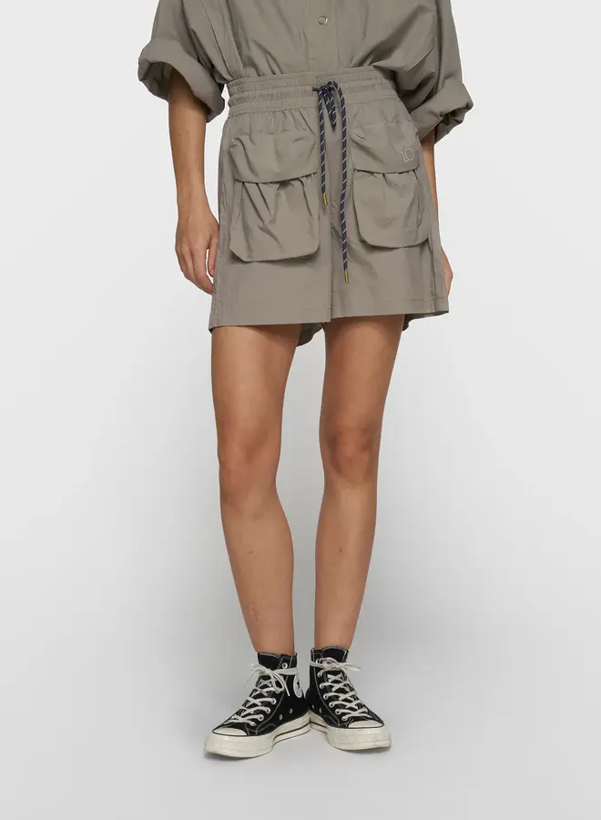 10DAYS crinkle utility shorts fog