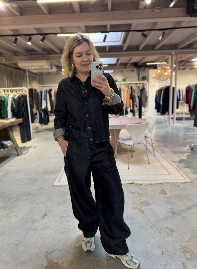 MEW malle shirt black