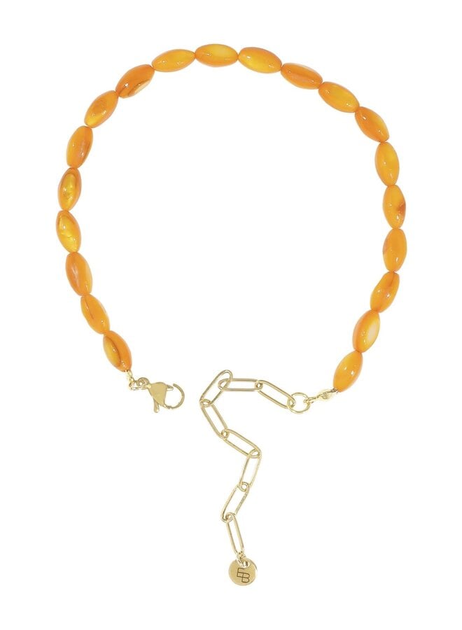 Ellen Beekmans schelpen armband oranje