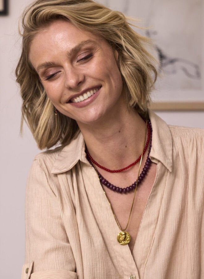Ellen Beekmans fijne edelsteen ketting burnt orange (rood)