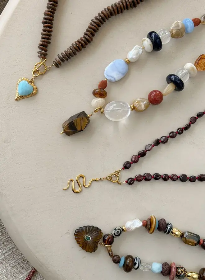 Le Veer tiger eye stone bedel