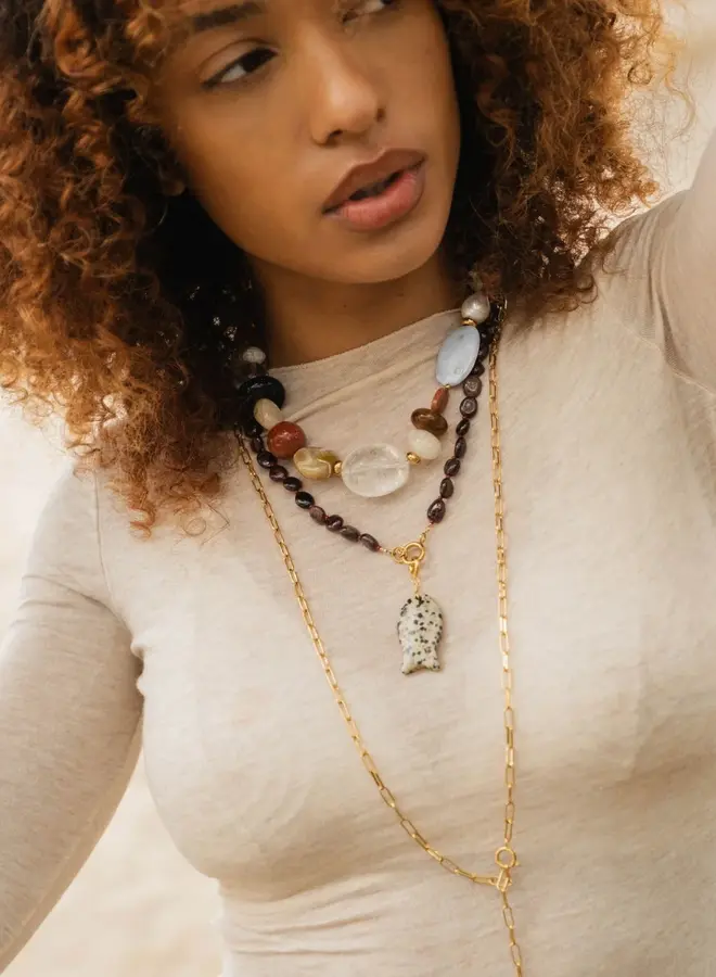 Le Veer garnet stone necklace